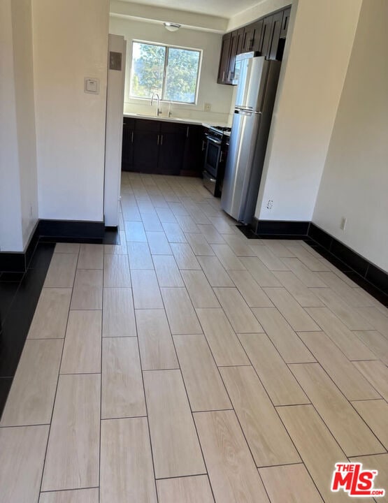 Building Photo - 366 N Ave 51