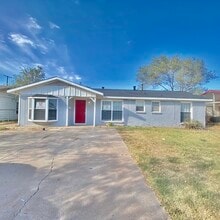 Building Photo - 1809 E 2nd St