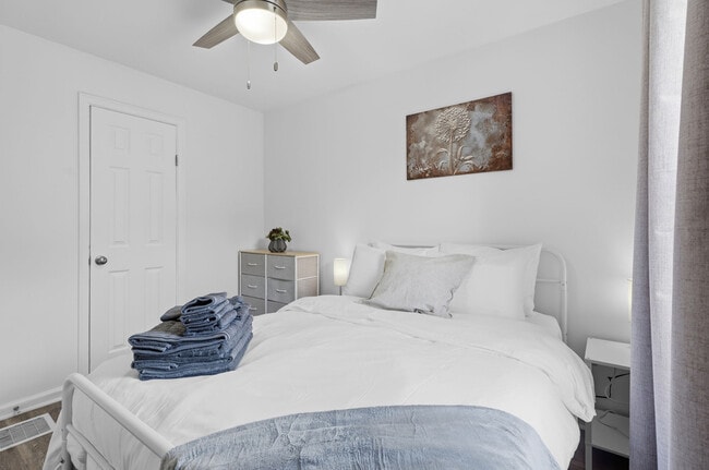 Foto del edificio - 519 E Water St