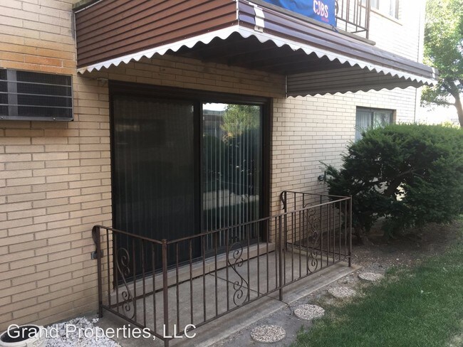 Foto del edificio - 6330 W 65th St