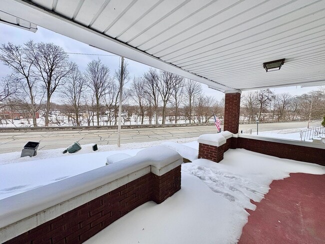 Foto del edificio - 1318 Lincoln Way East