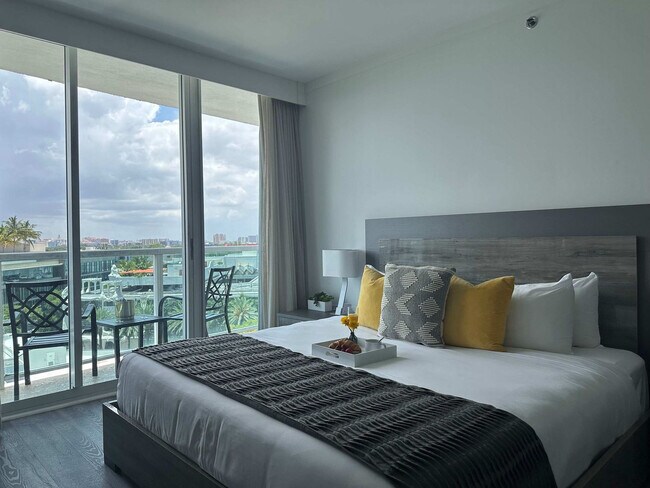 Foto del edificio - 2889 McFarlane Rd