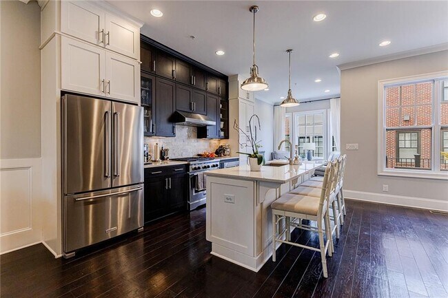 Building Photo - 345 Glen Iris Dr NE