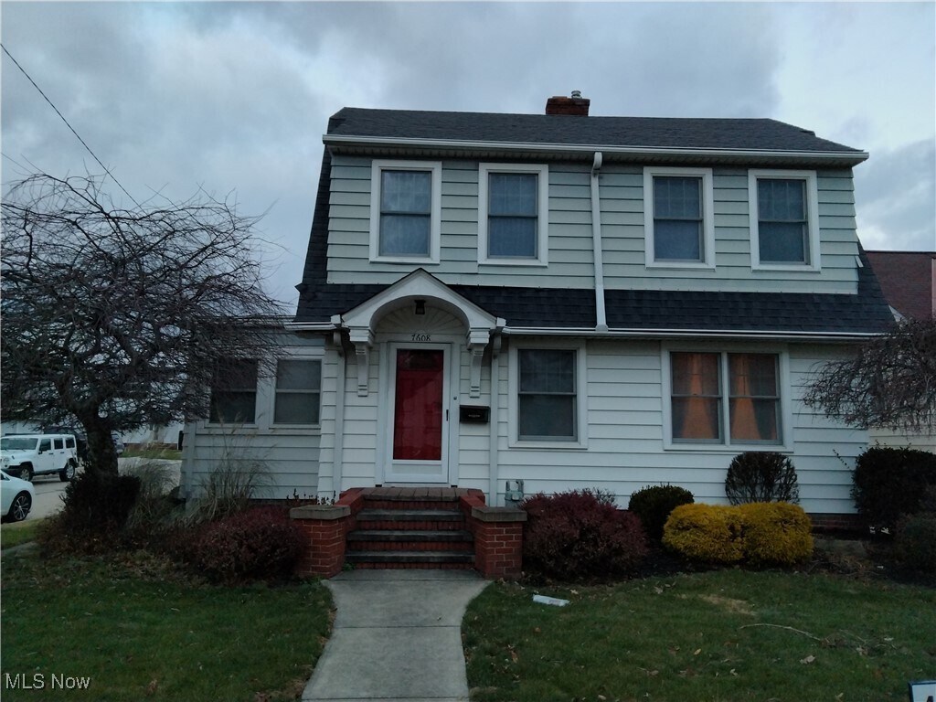 7608 Ridgefield Ave Cleveland, OH 44129 – photo 1