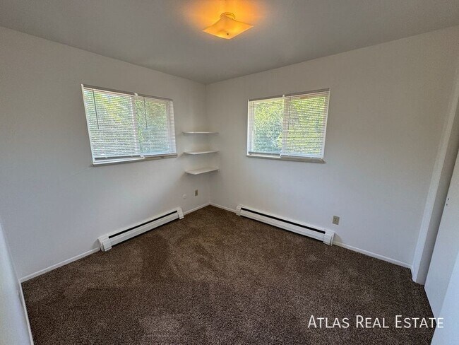Foto del edificio - 2-bedroom 1 bath apartment close to PSFB