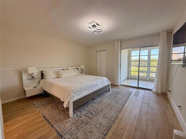 Building Photo - 4301 Martinique Cir