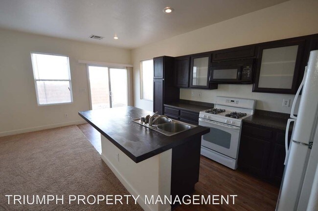 Foto del edificio - 6670 Tulip Falls Dr