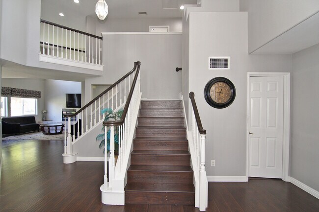 Building Photo - 26426 Cardinal Dr