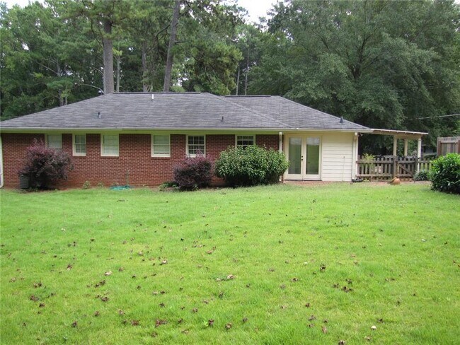 Foto del edificio - 3490 Sexton Woods Dr