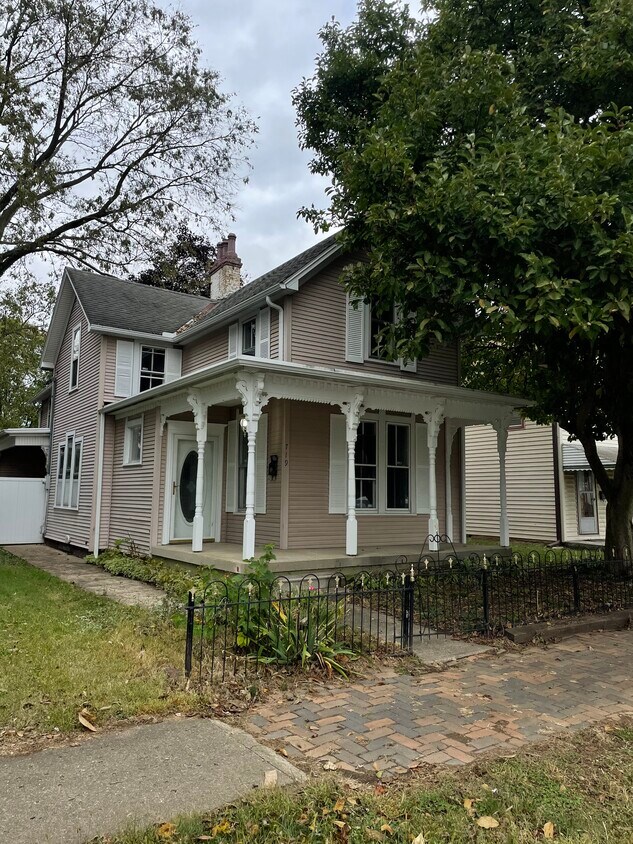 Primary Photo - 719 N Broad St