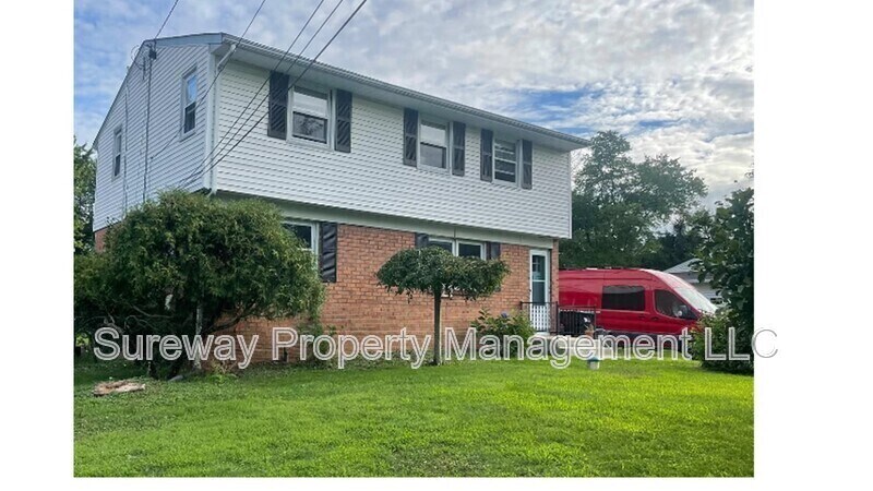 Primary Photo - 18 Crest Ave