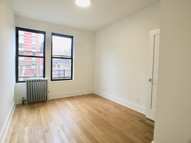 Foto del edificio - 65 Nagle Ave