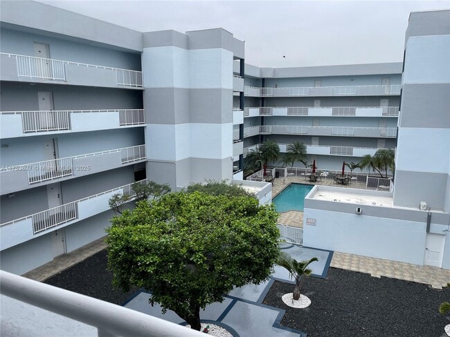 Foto del edificio - 8261 NW 8th St