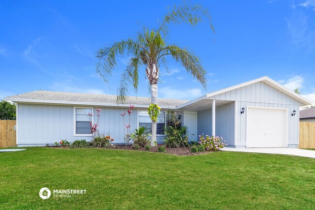 Building Photo - 686 SW Violet Ave
