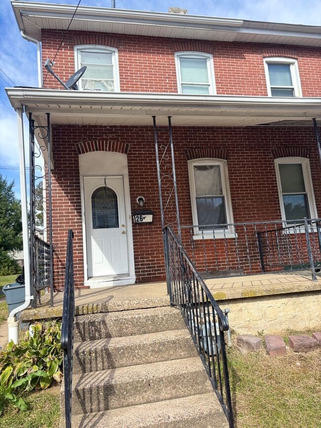 Building Photo - 26 Upland Ave