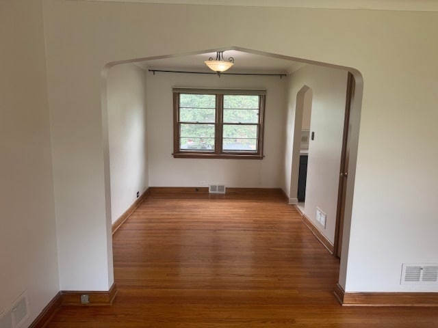 Building Photo - 8450 Wolf Rd