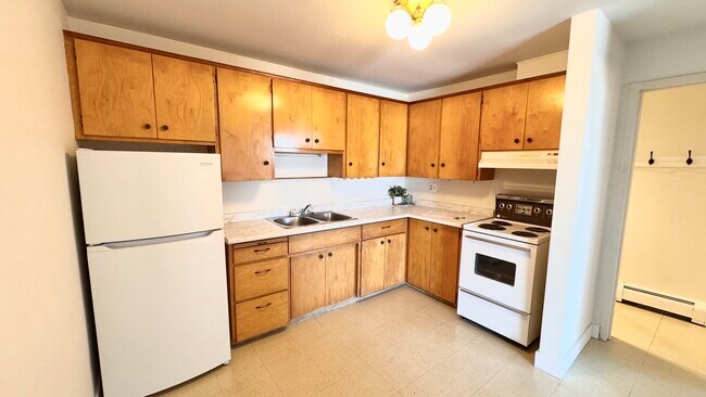 Building Photo - 135 Chandler Dr