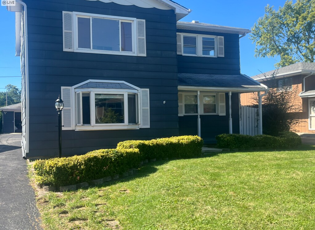 Residential Oak Forest Neighborhood - 15944 Latrobe Ave