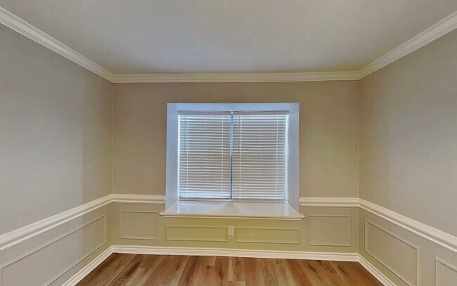 Foto del edificio - MOVE IN READY