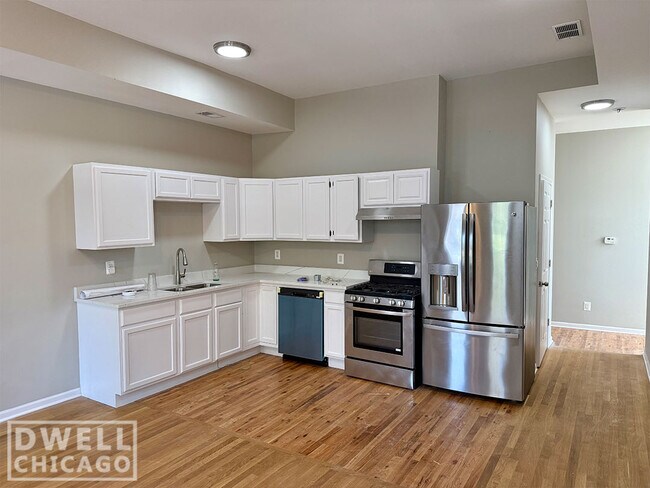 Foto del edificio - 1013 W 19th St
