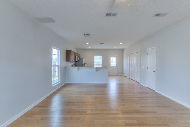 Building Photo - 3052 RG Buchanan Dr