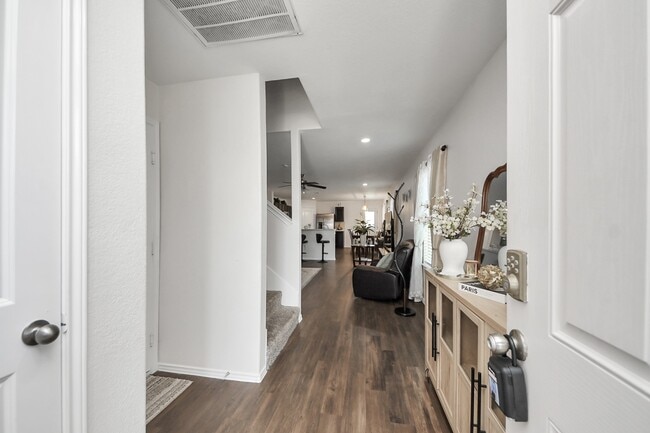 Building Photo - 15439 Cipres Verde St