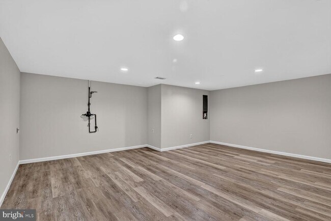 Foto del edificio - 9305 Bathgate Ct