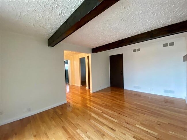 Building Photo - 259 Republic St