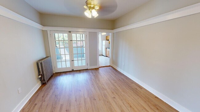 Foto del edificio - 8 Farrington Ave