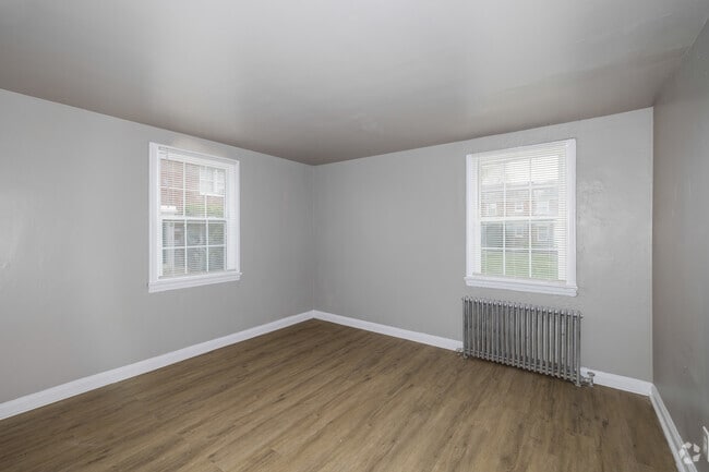 2 habitaciones, 1 baño - 629 pies cuadrados - Habitación principal - Welcome to Red Oak Apartments in Hamilton, New Jersey.