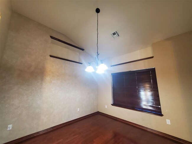 Building Photo - 2802 NE Scottsdale Cir
