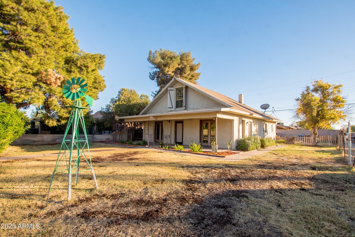 Foto principal - 937 E 6th Ave