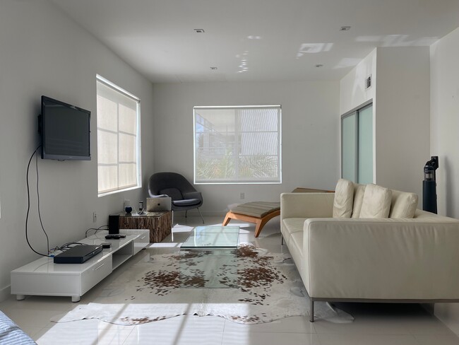 Foto del edificio - 1460 Ocean Dr