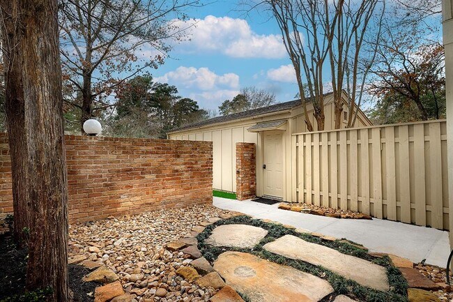 Building Photo - 2209 W Settler's Way