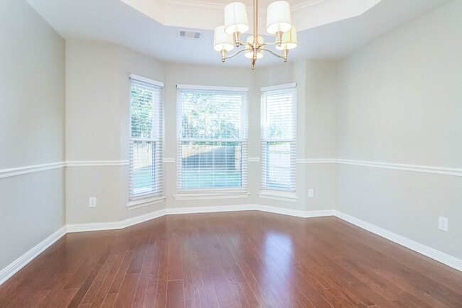 Building Photo - 5033 Singing Hills Dr