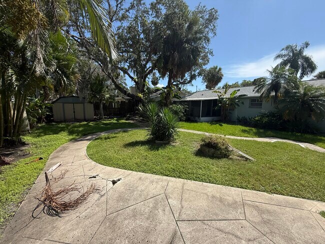 Building Photo - 7238 Dianne Dr