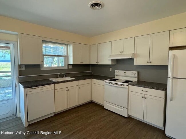 Building Photo - 249 NY-32