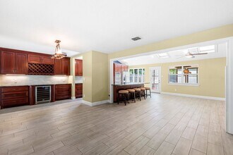 Building Photo - 3010 Westerland Dr