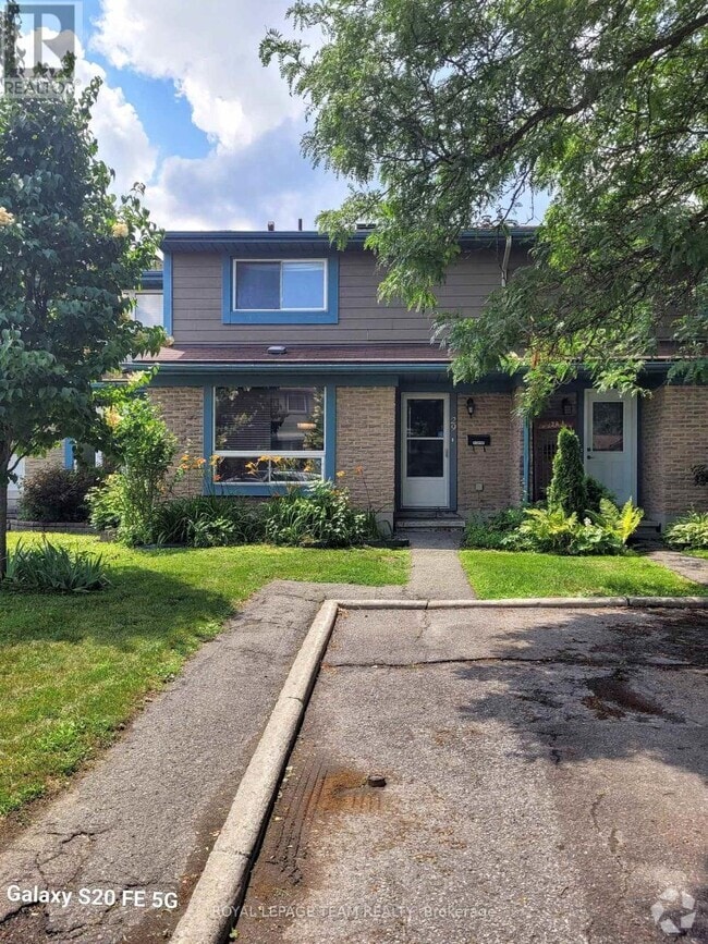 Building Photo - 2336-2336 Orient Park Dr