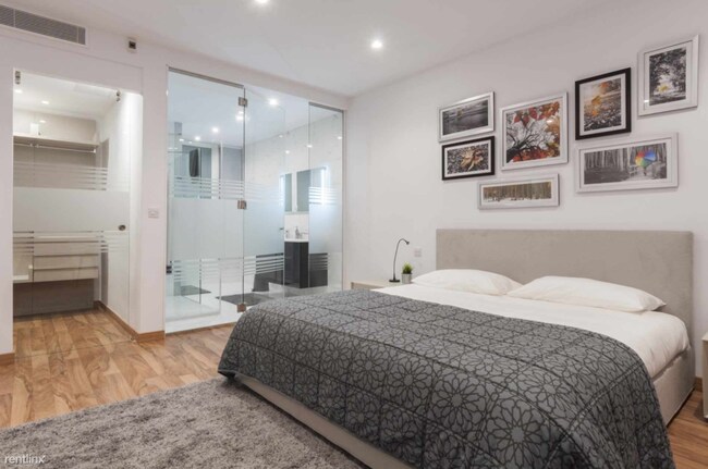 Building Photo - 3233 Caminito Eastbluff