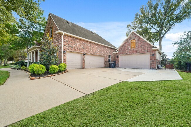 Foto del edificio - 4703 Oxbow Cir W