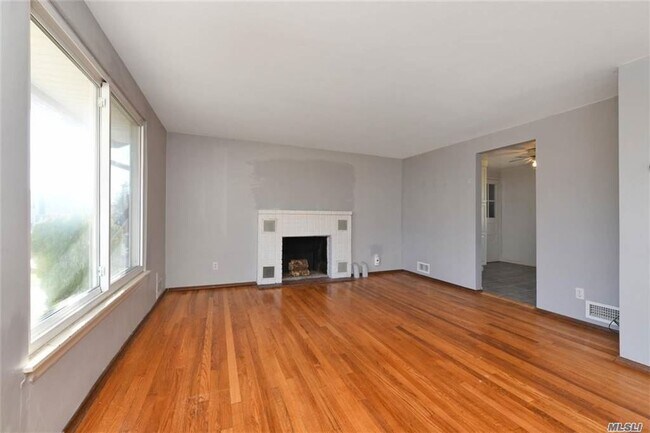 Foto del edificio - 41 Marwood Rd N