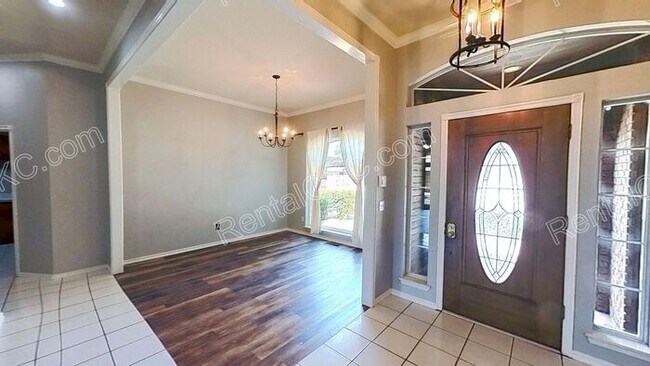 Building Photo - Spacious Edmond 4-Bed, 3-Bath Home with Storm Shelter