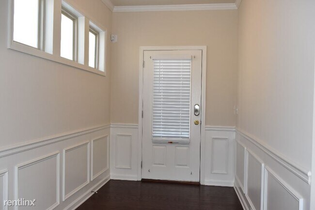 Foto del edificio - 4 br, 2.5 bath Townhome - 1062 haley woods ct
