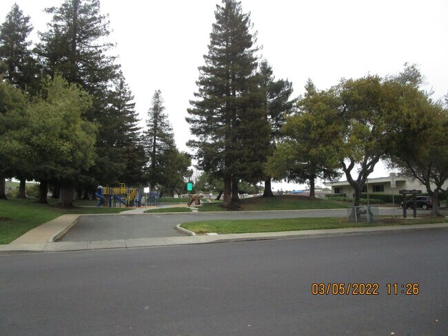 Foto del edificio - 2827 Owens St