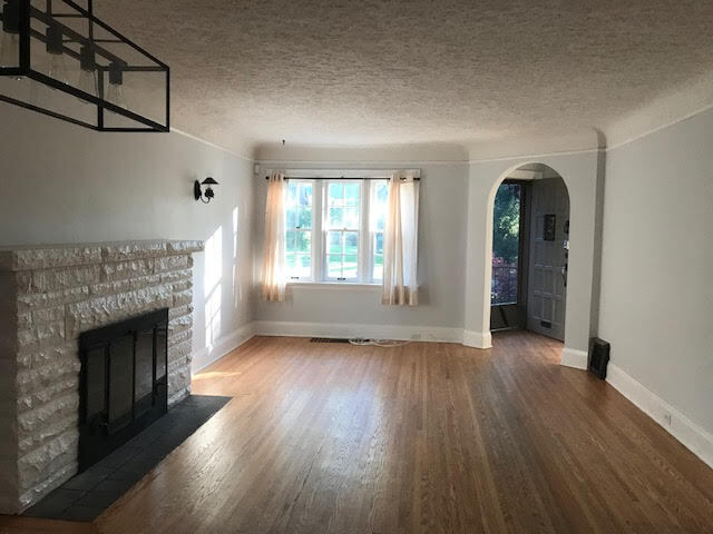 Photo du bâtiment - OLD NORTH * Walk to St Joes / UH / UWO * 3 Bdrm * WHOLE House * JUNE 1st