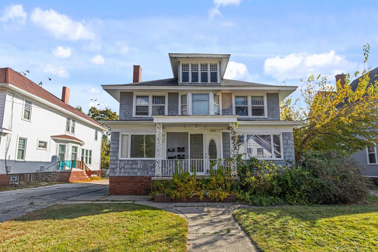 Foto principal - 1652 Peck St