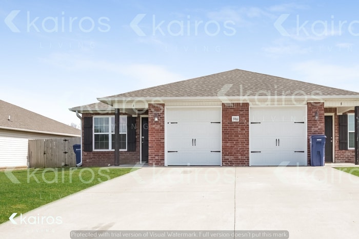 Photo - 3900 Thomas St