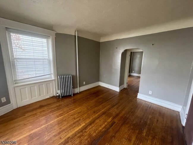 Building Photo - 43 Mapes Ave