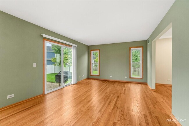 Foto del edificio - 920 Fairfax Ct